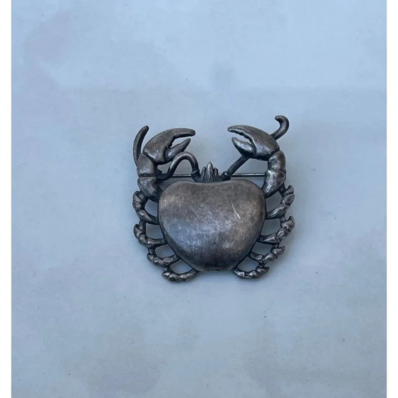 Da Vinci Black Silvertone Cut Textured Crab Pin Brooch 1.5"x1.5" - Picture 5 of 5